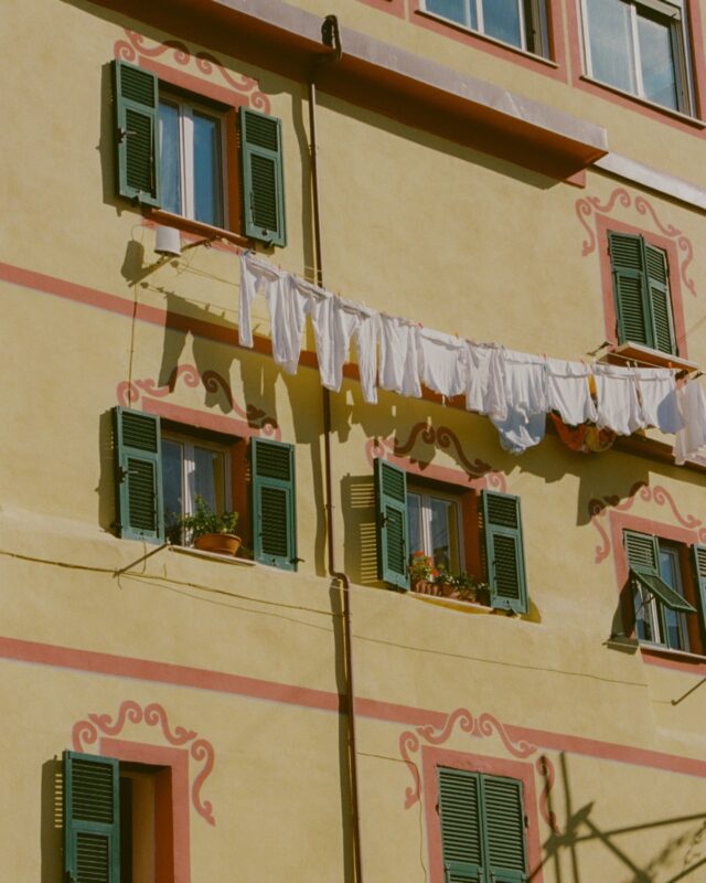 📍Cinque Terre, Italy 🇮🇹

Long summer days are just around the corner.

📷: @bytiffanynewman

#Italy #TheItalyPianoPiano #MediterraneanMoments #CinqueTerre #ItalianRiviera #DolceVita #TravelPhotography #FilmPhotography #SlowLife #SlowLiving  #TravelGuide